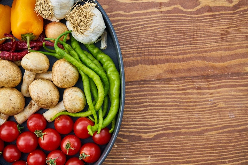 一盘健康养生蔬果A plate of healthy vegetables
